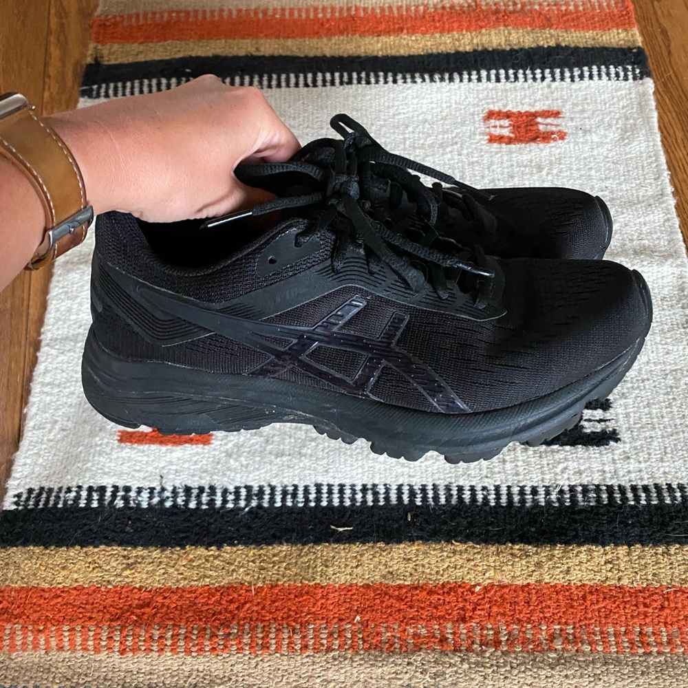 Running Shoes